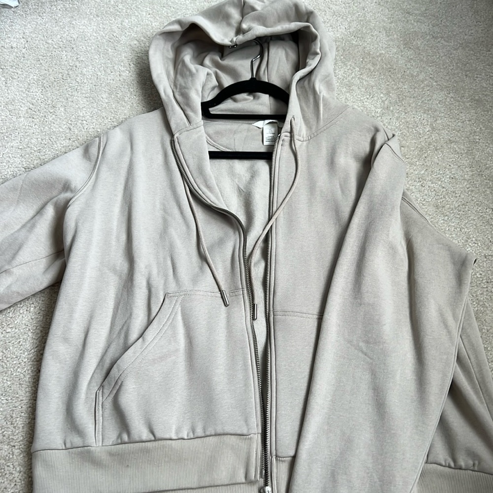 H&M zip up